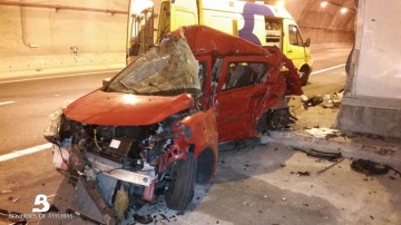 2014.09.18 Accidente de tráfico en túnel de Priañes (Grado) 1