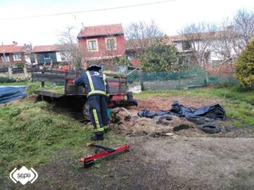 2015.03.13 Accidetne de tractor en Villaviciosa