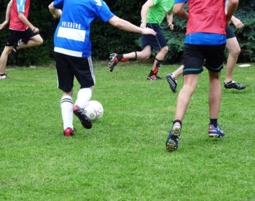 Los-adolescentes-que-juegan-al-futbol-habitualmente-mantienen-mejor-la-atencion_image800_