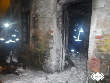 2015.05.05 INCENDIO URBANO EN RIOTURBIO MIERES 3