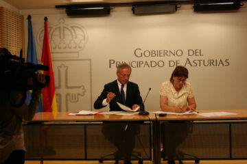 2016_07_11 Firma convenio Schneider Electric