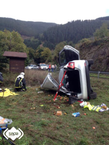 2016-10-17-accidente-de-trafico-en-cangas-del-narcea-1
