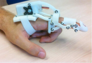 una-protesis-simula-el-movimiento-exacto-de-los-dedos-de-la-mano_image_380