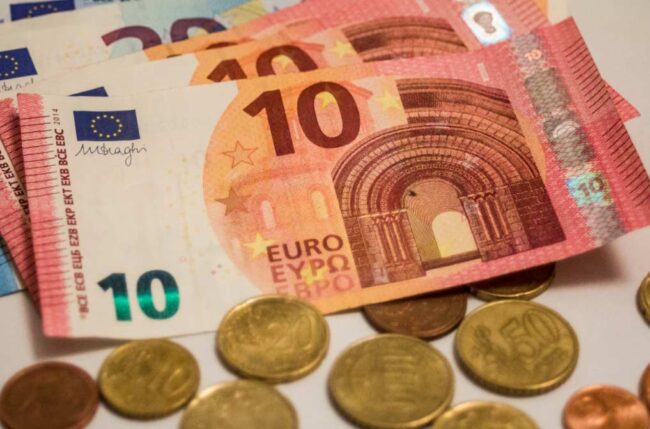 BBVA y CaixaBank reparten 3023 millones en dividendos Candás 365 BBVA y CaixaBank reparten 3.023 millones en dividendos