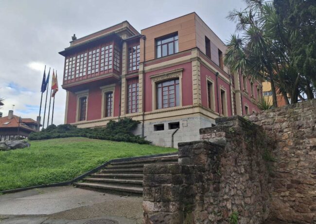 Carreño expone el plan para la antigua fábrica de Albo Candás 365 Carreño expone el plan para la antigua fábrica de Albo