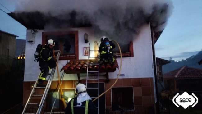 Incendio en la localidad de La Infiesta Candás 365 Incendio en la localidad de La Infiesta