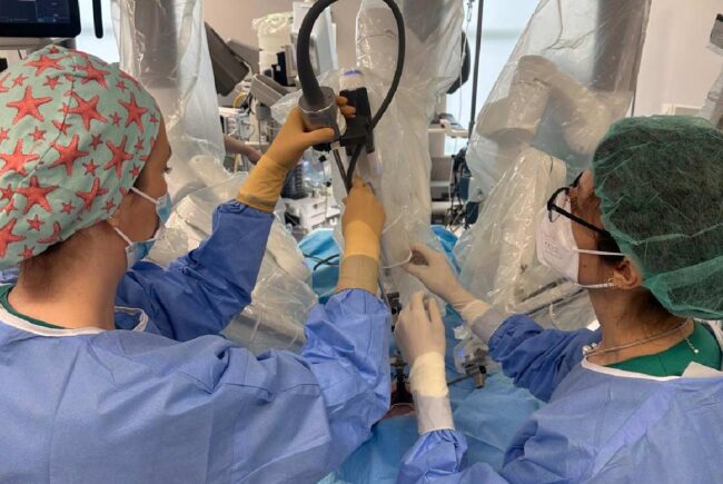 Cabueñes alcanza el millar de intervenciones con Da Vinci