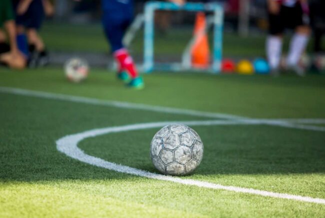 Césped sintético y su impacto en fútbol regional