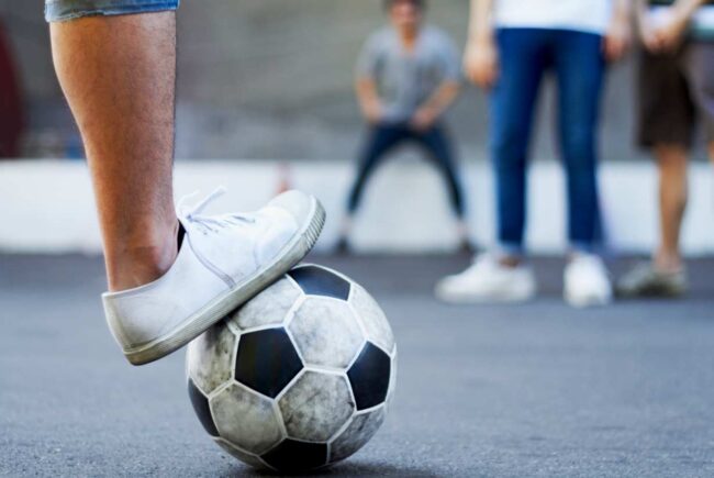 Cuando los niños jugaban al fútbol en la calle