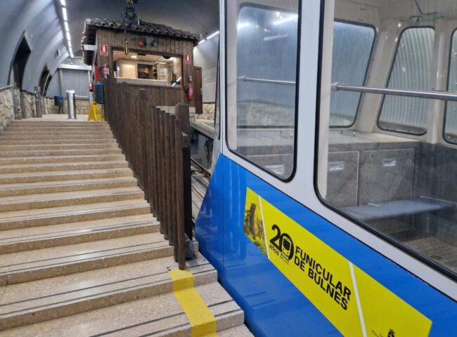 El funicular de Bulnes ajusta horarios por mantenimiento