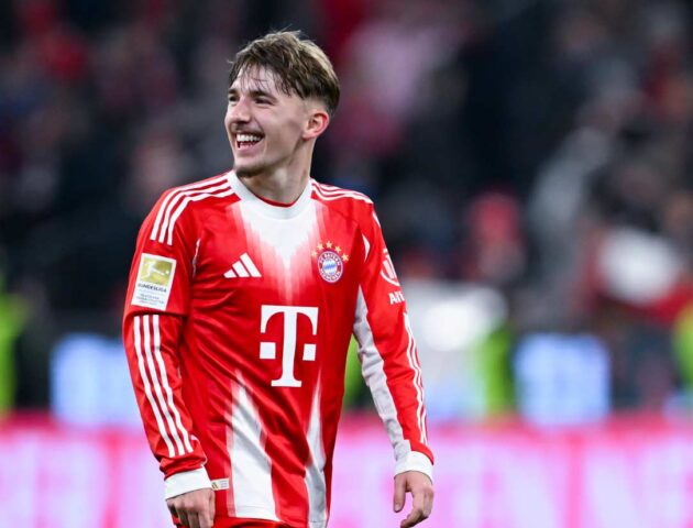 Karl ya es profesional con el Bayern Múnich