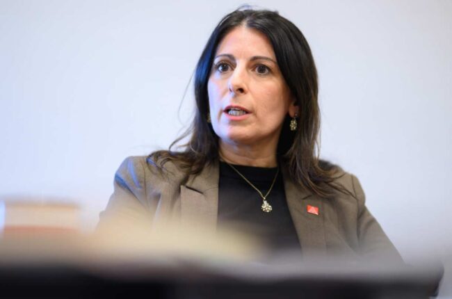 Empleados de Volskwagen abiertos a producción de vehículos militares