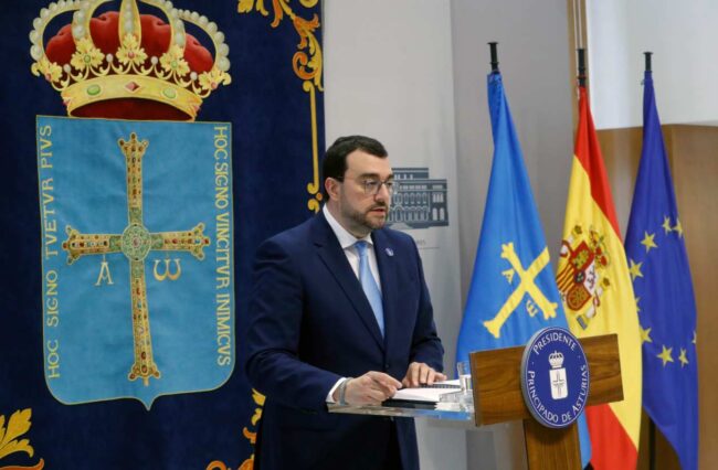 Barbón presenta el Plan Regenera tras la tragedia de Zarréu