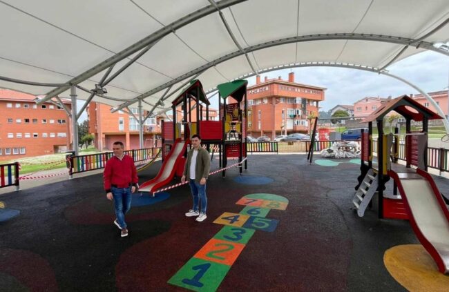 Corvera cubre el parque infantil de Los Campos