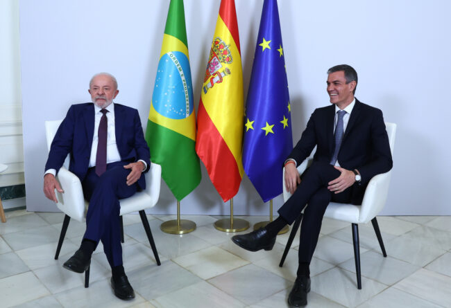 Un 50,4% avala la postura exterior del Gobierno de Sánchez