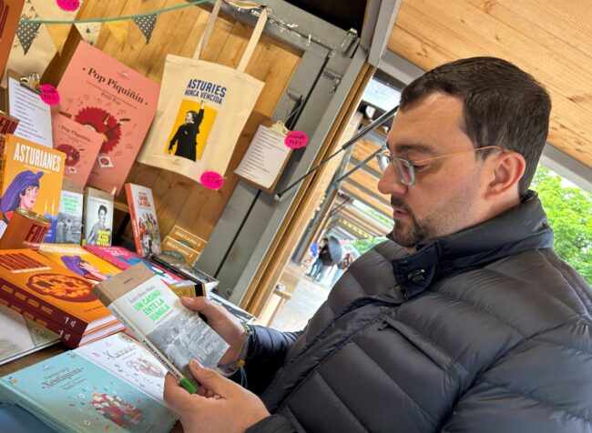 Barbón en la Feria del Libro Ofelia