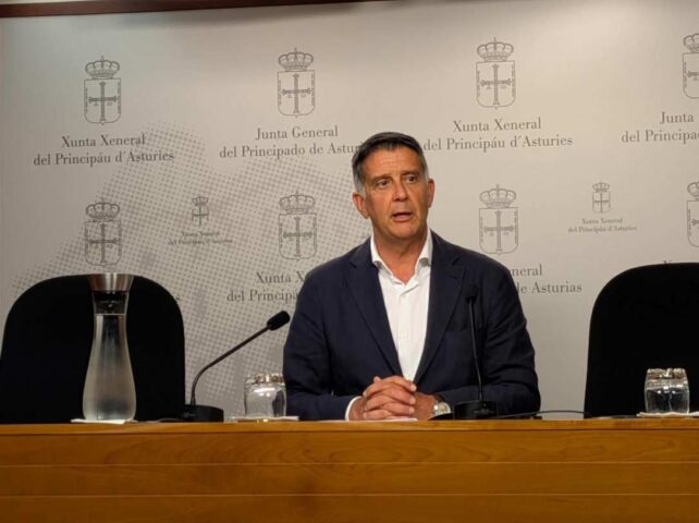 Cifuentes critica la gestión de residuos en Asturias