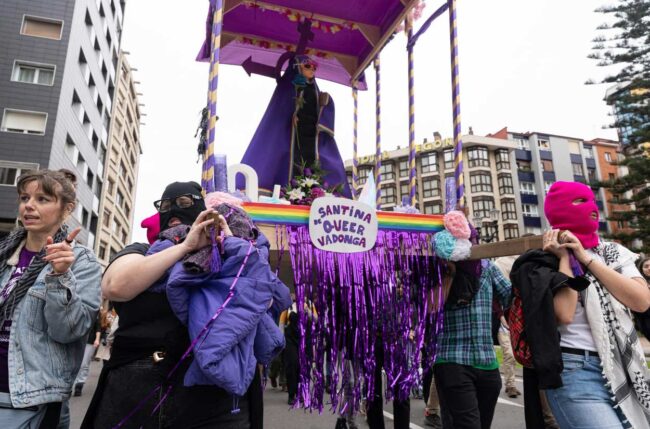 El juzgado de Villavicosa abre diligencias por la Santina Queer