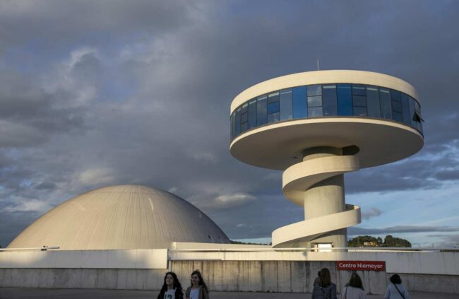 División política por la gestión del Centro Niemeyer