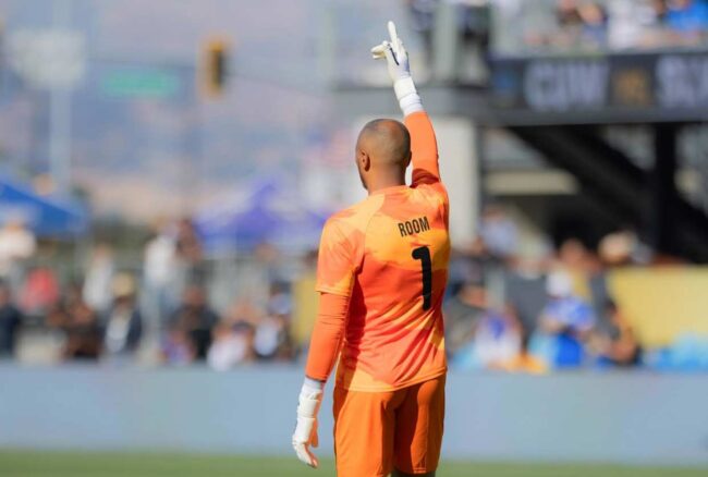 Eloy Room espera medirse a Neuer en el debut de Curazao