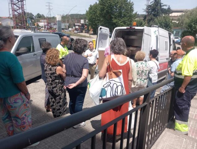 Corvera estrena un servicio para limpiar sus aceras
