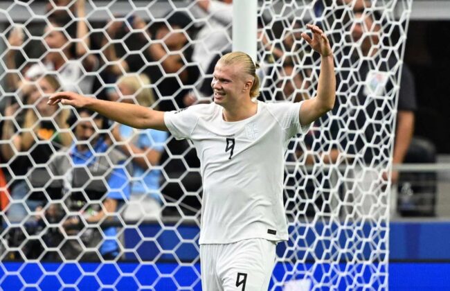 Haaland mete a Noruega en octavos con otro gol decisivo