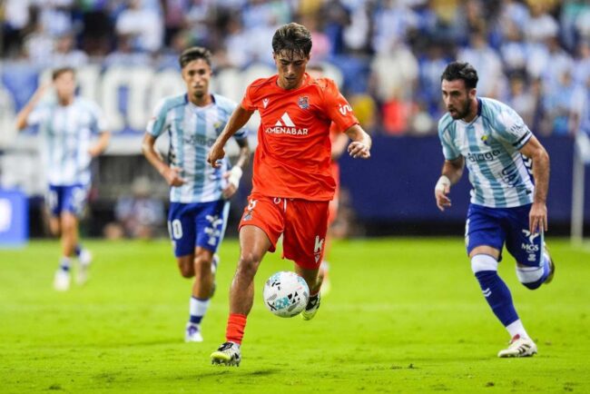 Mikel Rodríguez ficha por el Alavés hasta 2031