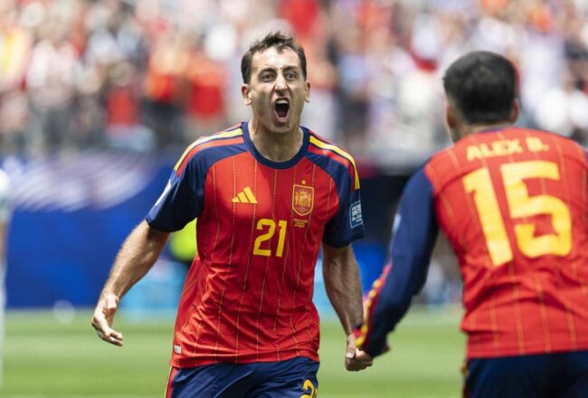 Oyarzabal lidera el pase de España a octavos de final