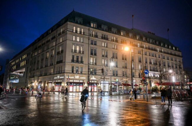 Frenan la venta del Hotel Adlon de Berlín