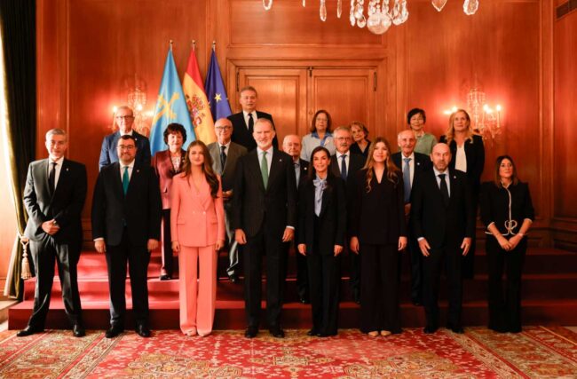Barbón recibe a la familia real en Asturias